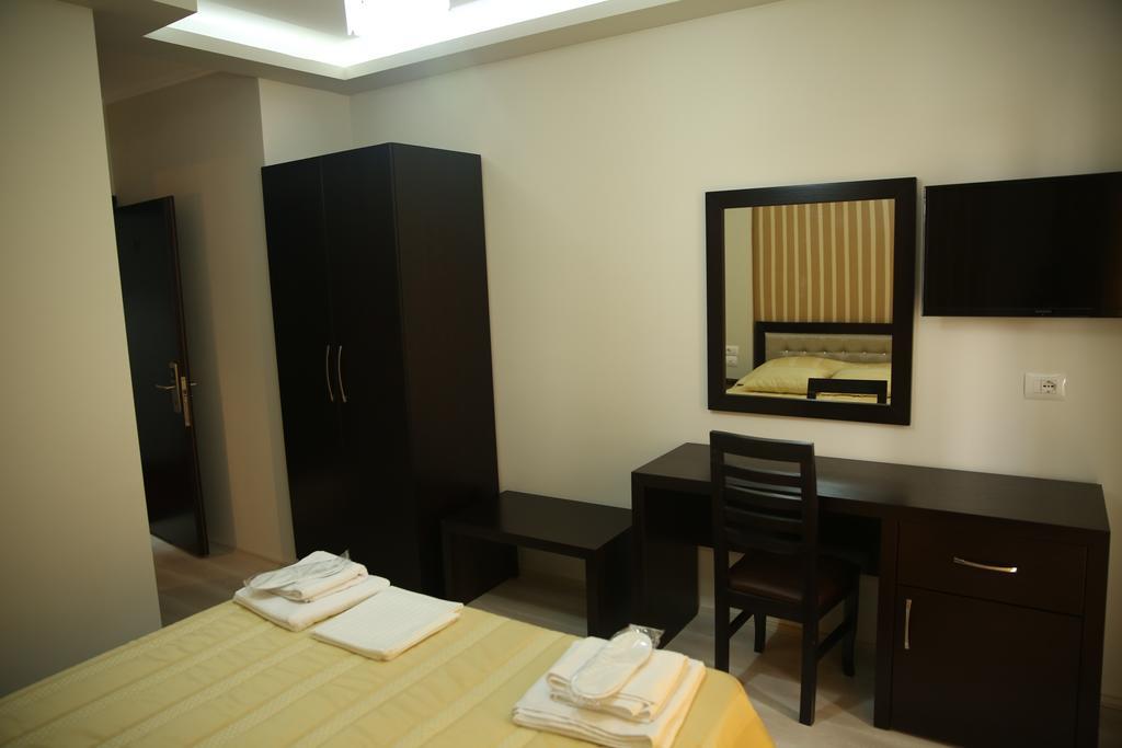 Hotel Pogradeci Pokoj fotografie
