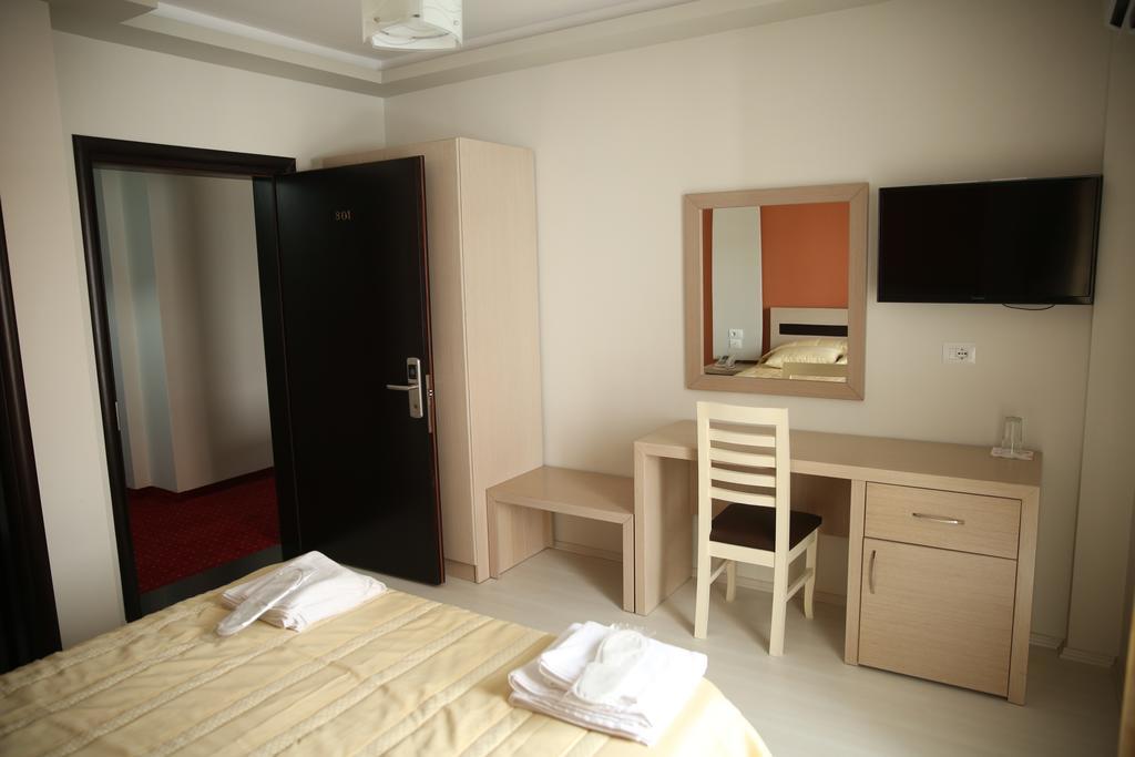 Hotel Pogradeci Pokoj fotografie