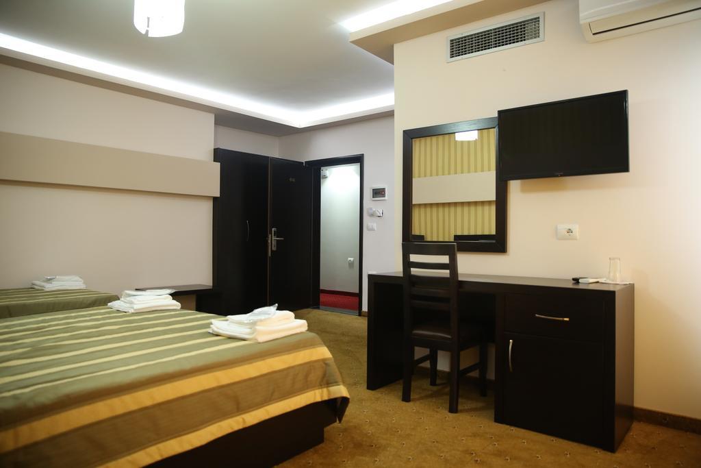 Hotel Pogradeci Pokoj fotografie